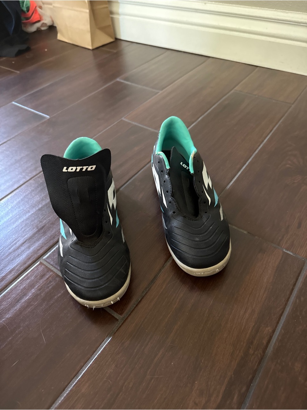 LOTTO Kids Indoor Soccer Shoes